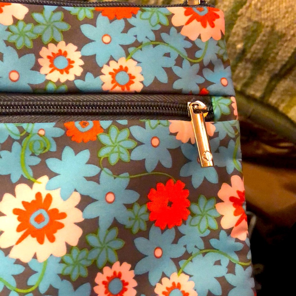 Expandable purse.. aka Tablet Bag.. Blue, Green, Pink, Orange.. Gray strap.